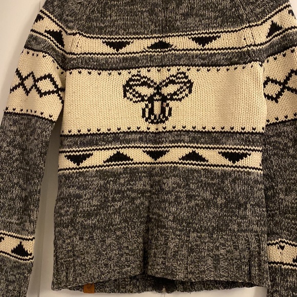 Aritzia TNA sweater 100% lambswool size small - Picture 4 of 4